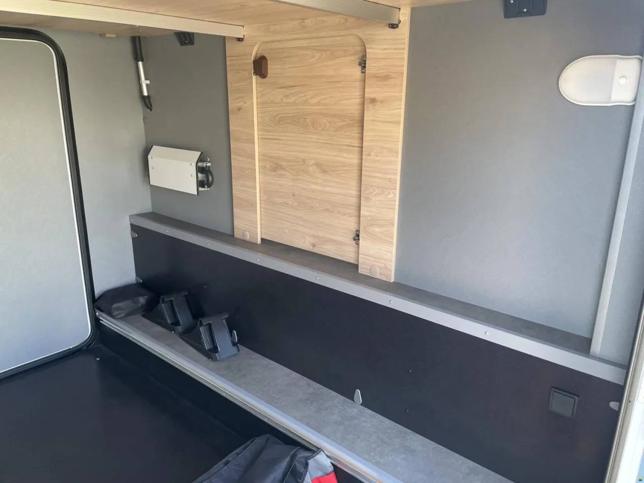Van 2
